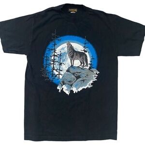 MARSHLANDS WOLF HOWLING AT MOON Black Graphic T Shirt in
